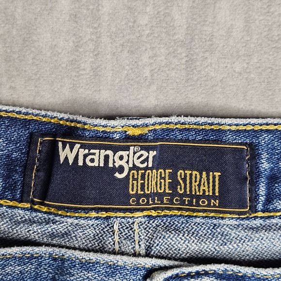 Wrangler George Strait Jeans Mens 42x34 Cowboy Cut Relaxed Fit Distressed Denim - Picture 3 of 14